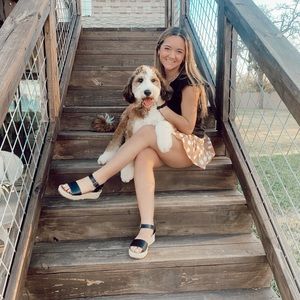 Meet your Posher, Caroline